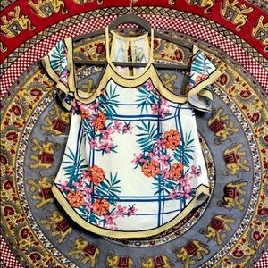 💙🌸Flying Tomato Floral Top